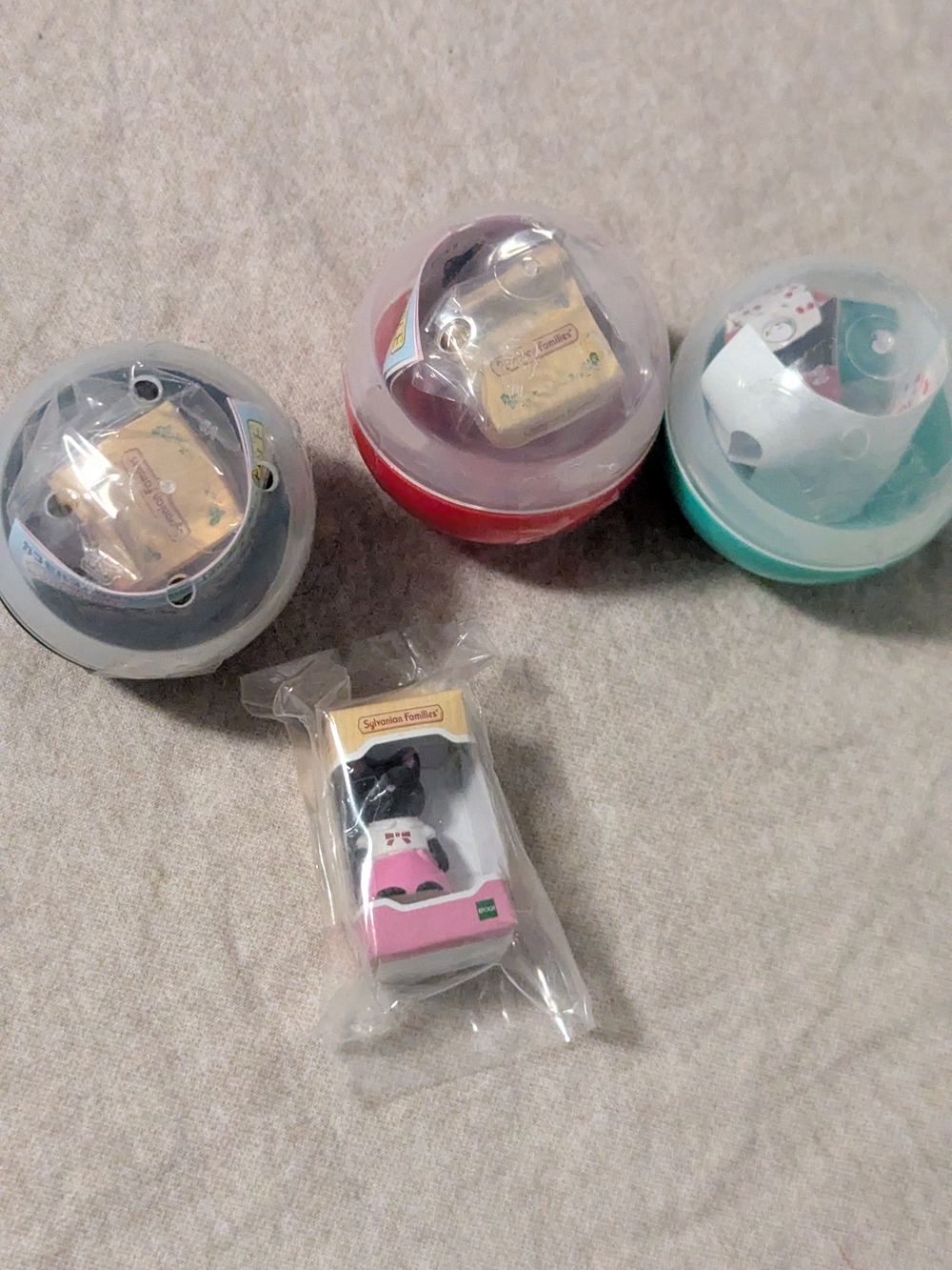 Sylvanian Families Animal Plastic Capsule Toy Lot, Multicolor, 4 Pieces